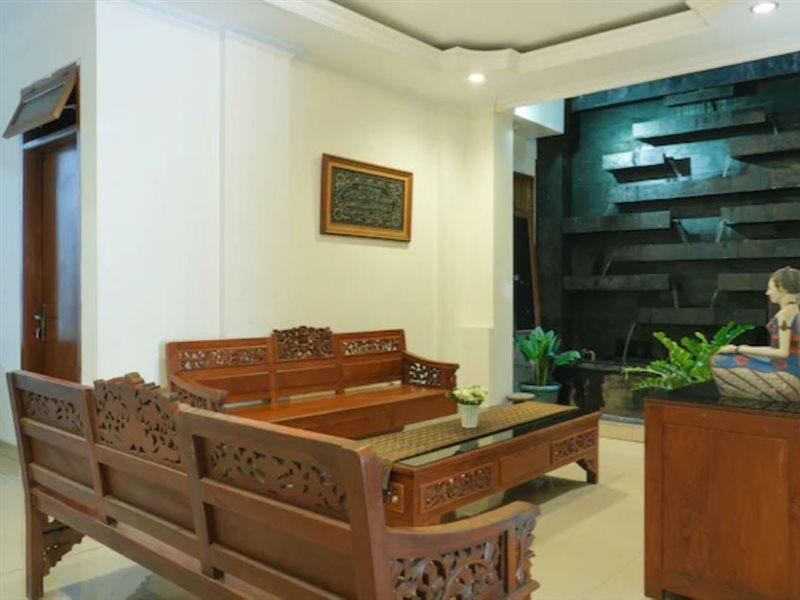 Urbanview Hotel Pondok Anggun Yogyakarta By Reddoorz Maguwo Exterior foto