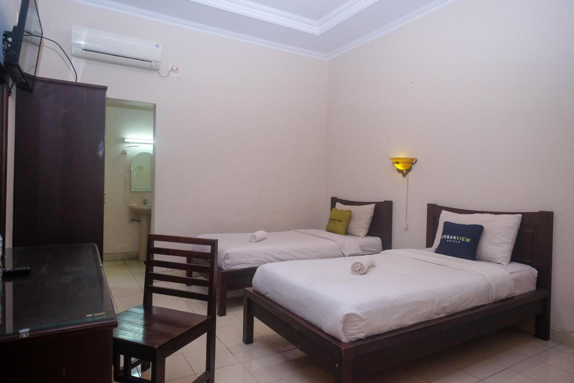 Urbanview Hotel Pondok Anggun Yogyakarta By Reddoorz Maguwo Exterior foto