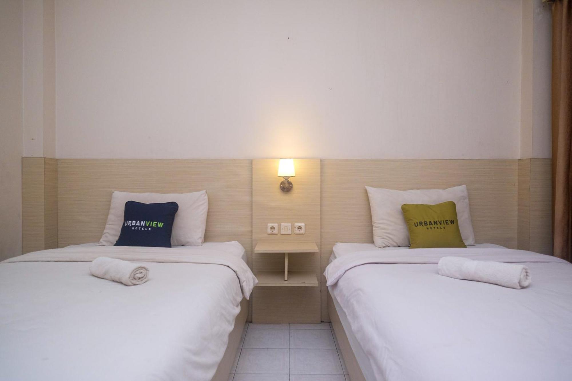 Urbanview Hotel Pondok Anggun Yogyakarta By Reddoorz Maguwo Exterior foto