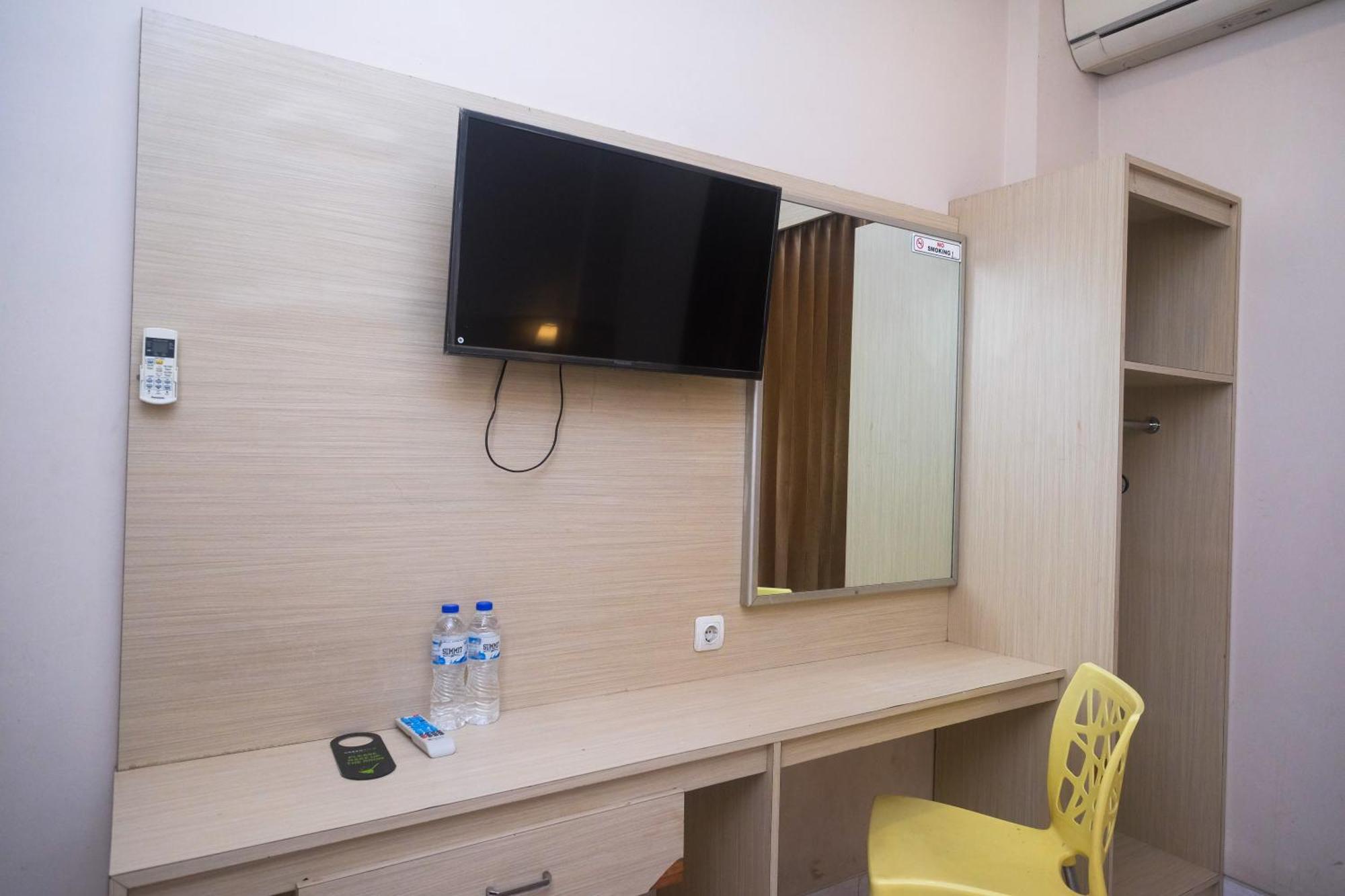 Urbanview Hotel Pondok Anggun Yogyakarta By Reddoorz Maguwo Exterior foto