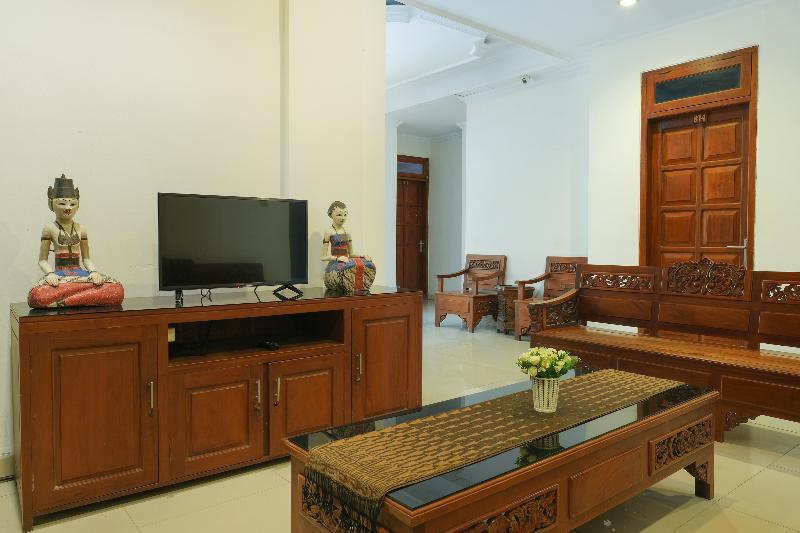 Urbanview Hotel Pondok Anggun Yogyakarta By Reddoorz Maguwo Exterior foto